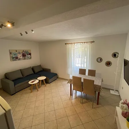 Apartment Room Parcina